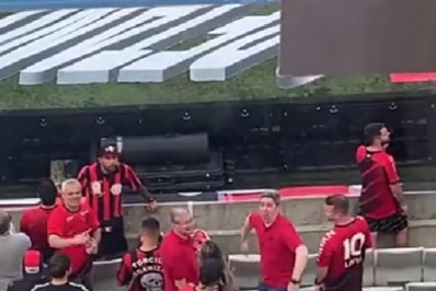 Justiça arquiva processo contra homem acusado de racismo no jogo entre Athletico e Flamengo