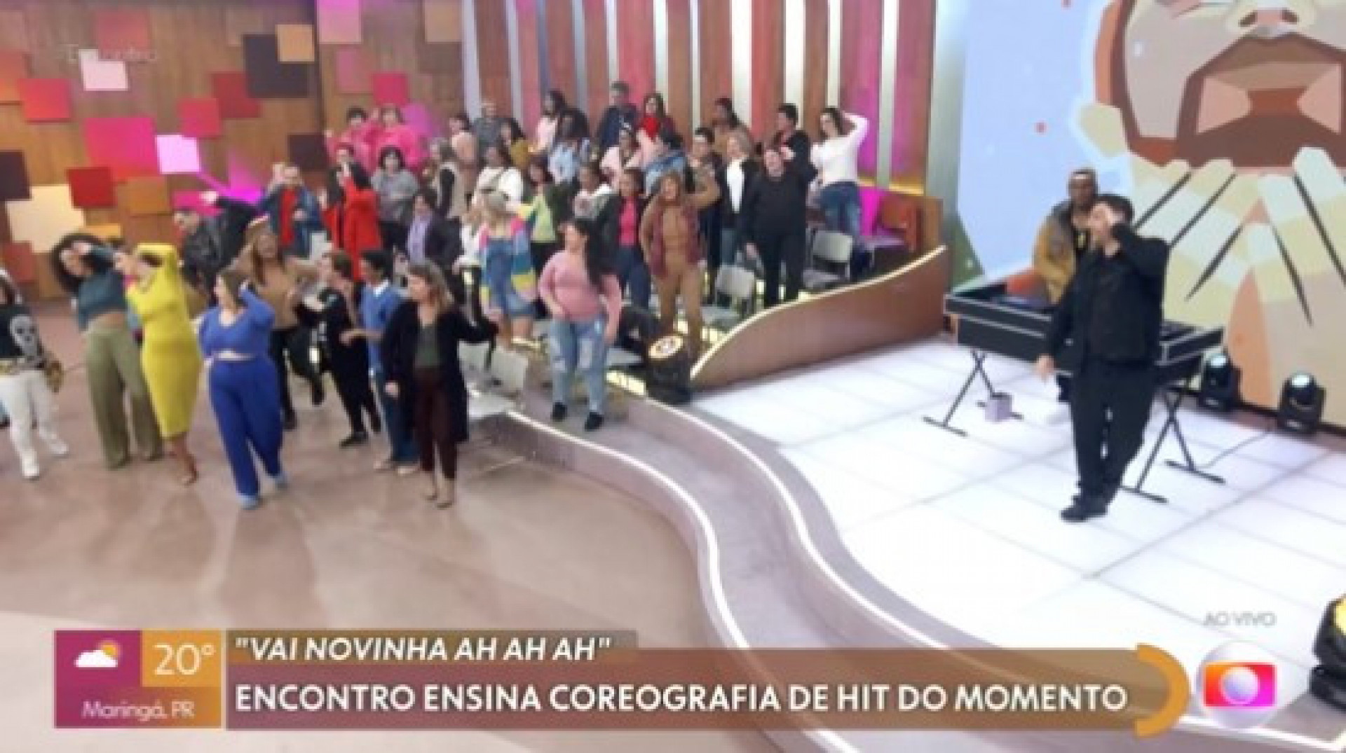 Tati Machado ensina coreografia no palco do 'Encontro' - Reprodução/Globo