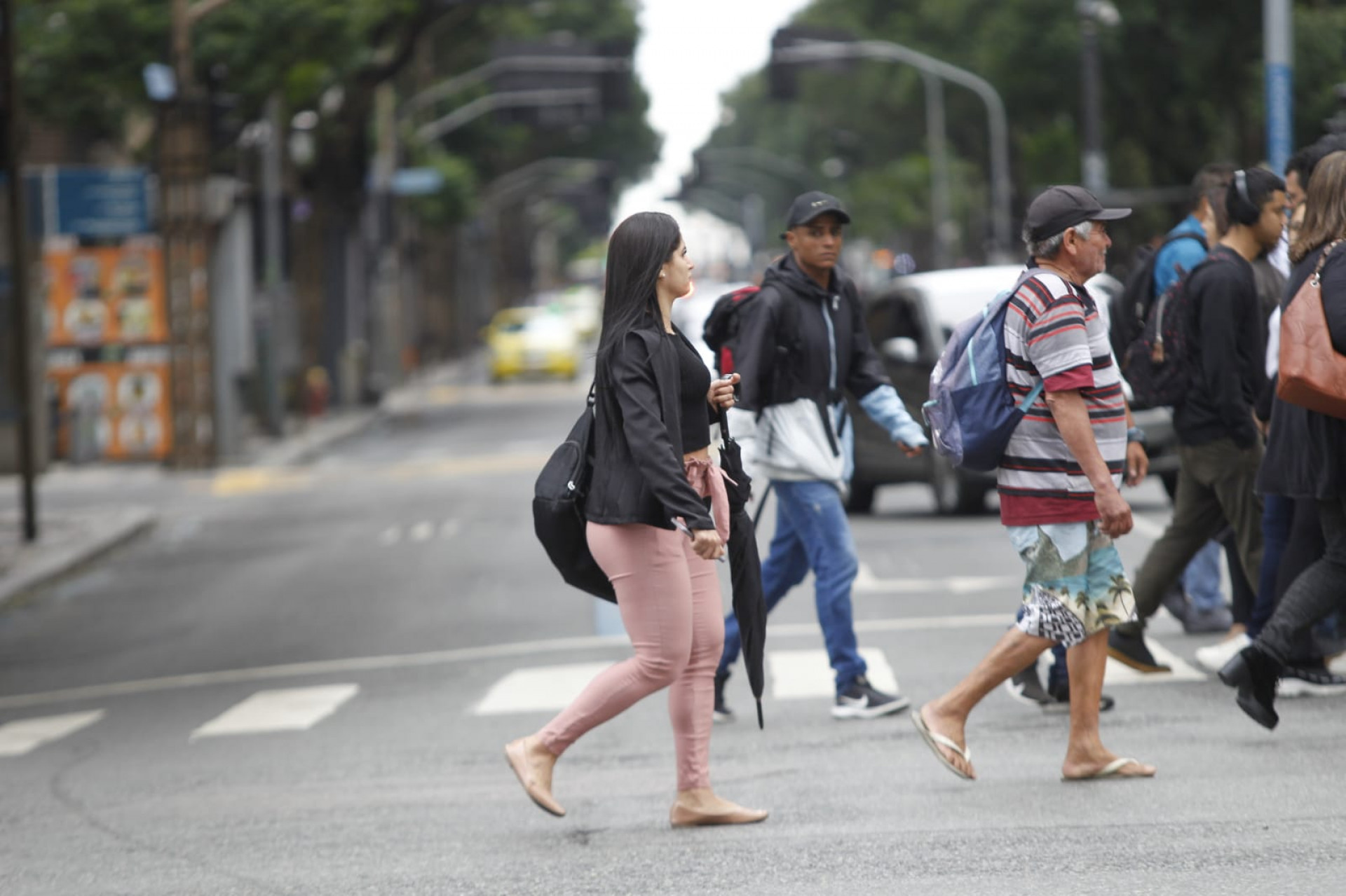Cariocas devem manter guarda-chuva e agasalho na bolsa nesta quinta-feira - Reginaldo Pimenta/Agência O Dia