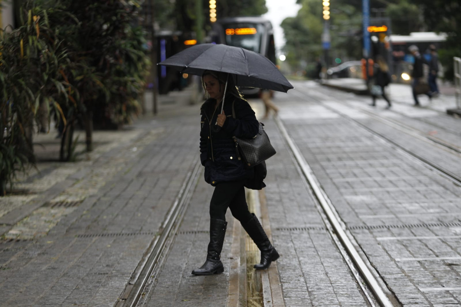 Há previsão de chuva fraca a moderada, de forma isolada, durante a manhã desta quinta-feira - Reginaldo Pimenta/Agência O Dia