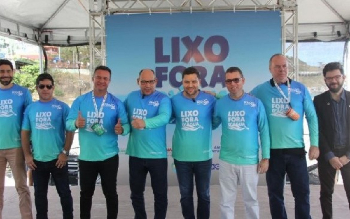 Marcelo Magno e Thiago Pampolha com secretários