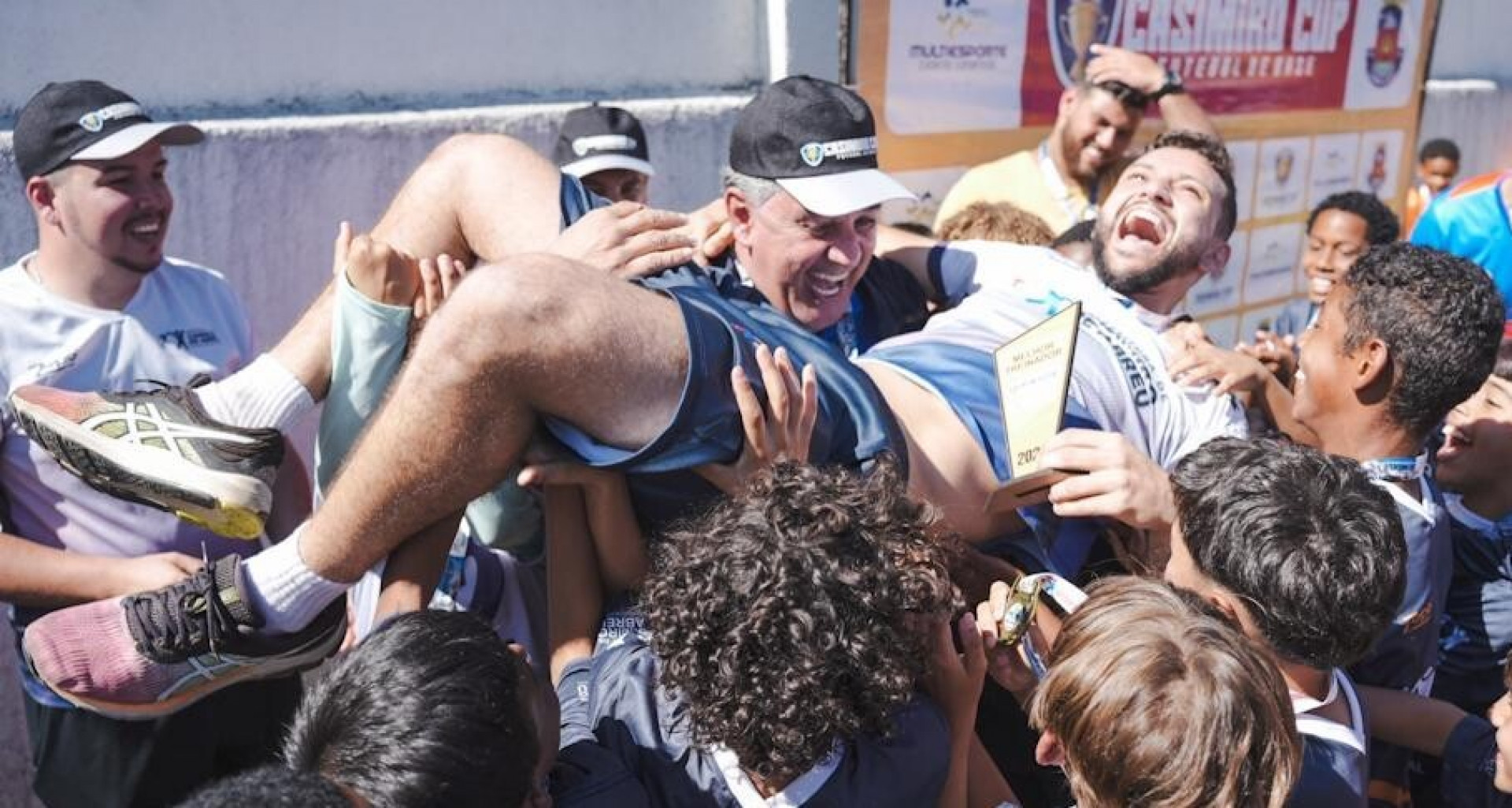 Casimiro de Abreu &eacute; campe&atilde;o na categoria Sub-11 da Casimiro Cup de Futebol de Base - Divulga&ccedil;&atilde;o
