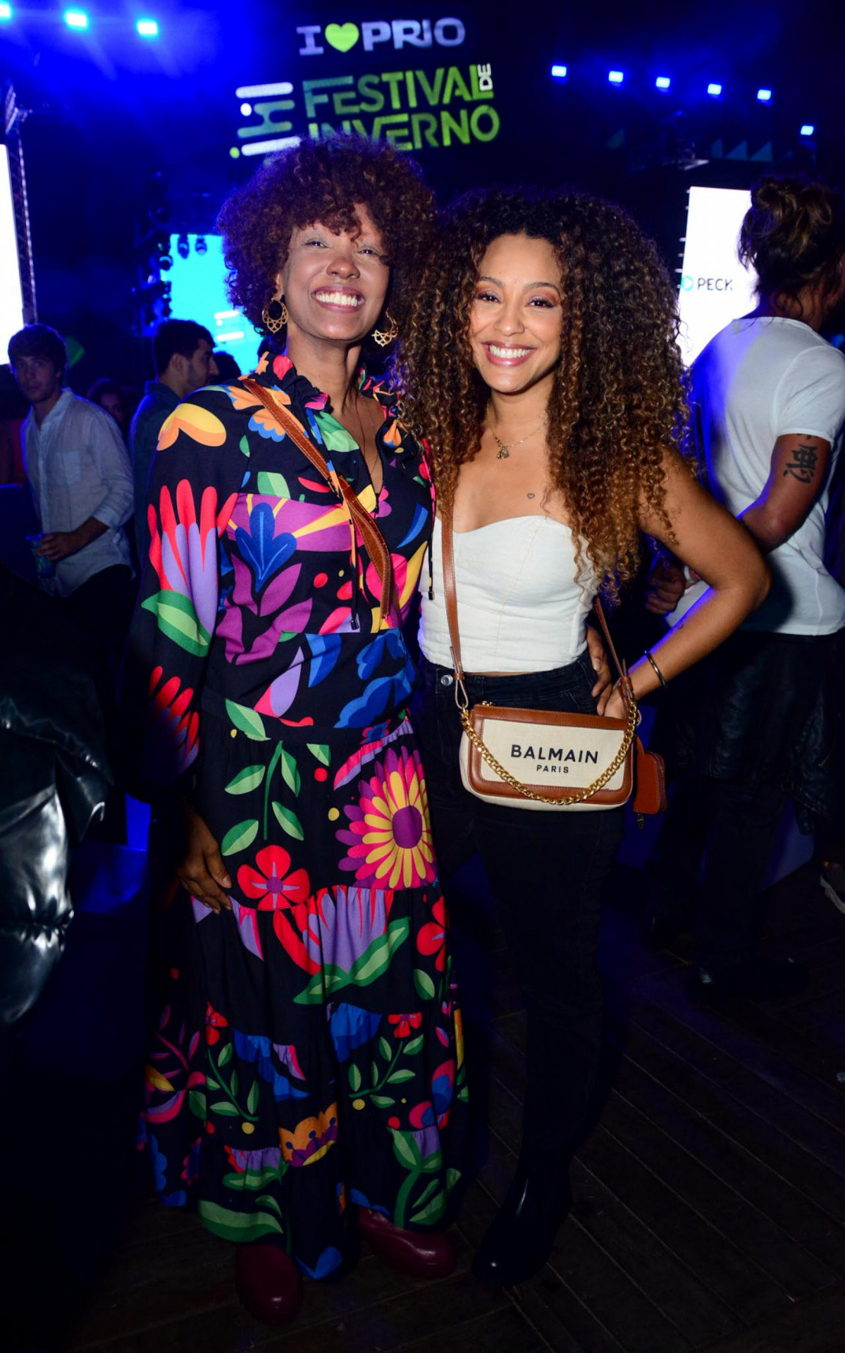 Isabel Fillardis e Sheron Menezzes posaram juntas, neste sábado, em festival no Rio