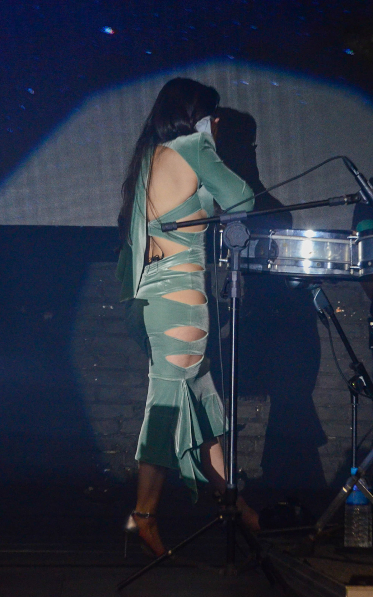 Maraisa não conteve as lágrimas e deixou o palco durante homenagem para Marília Medonça