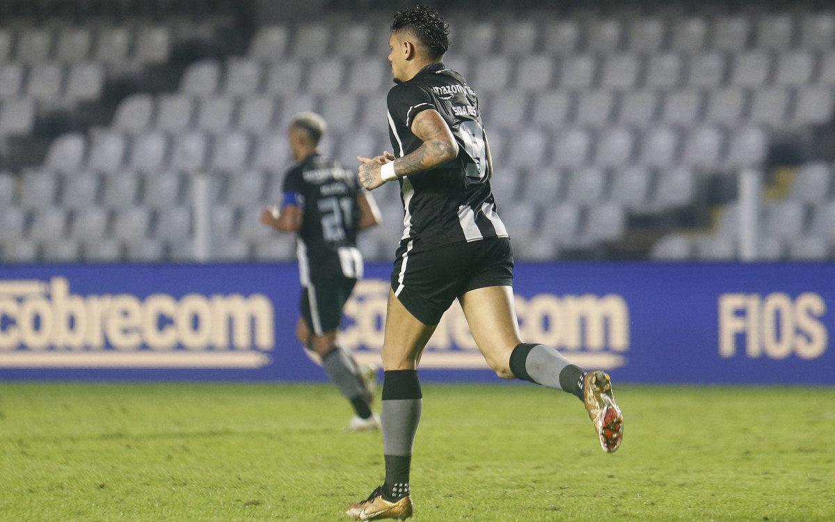 Tiquinho comemora gol contra o Santos