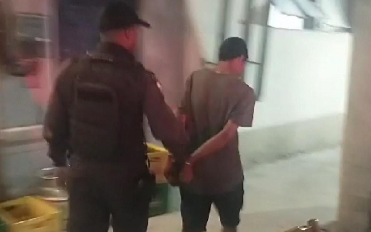 Ap&oacute;s a pris&atilde;o, o homem foi levado para a 19&ordf; DP (Tijuca)