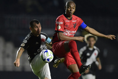 Na estreia de Ramón Díaz, Vasco perde para o Athletico-PR e continua na lanterna do Brasileiro