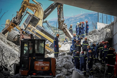 Desabamento de ponte deixa um morto e um ferido na Grécia