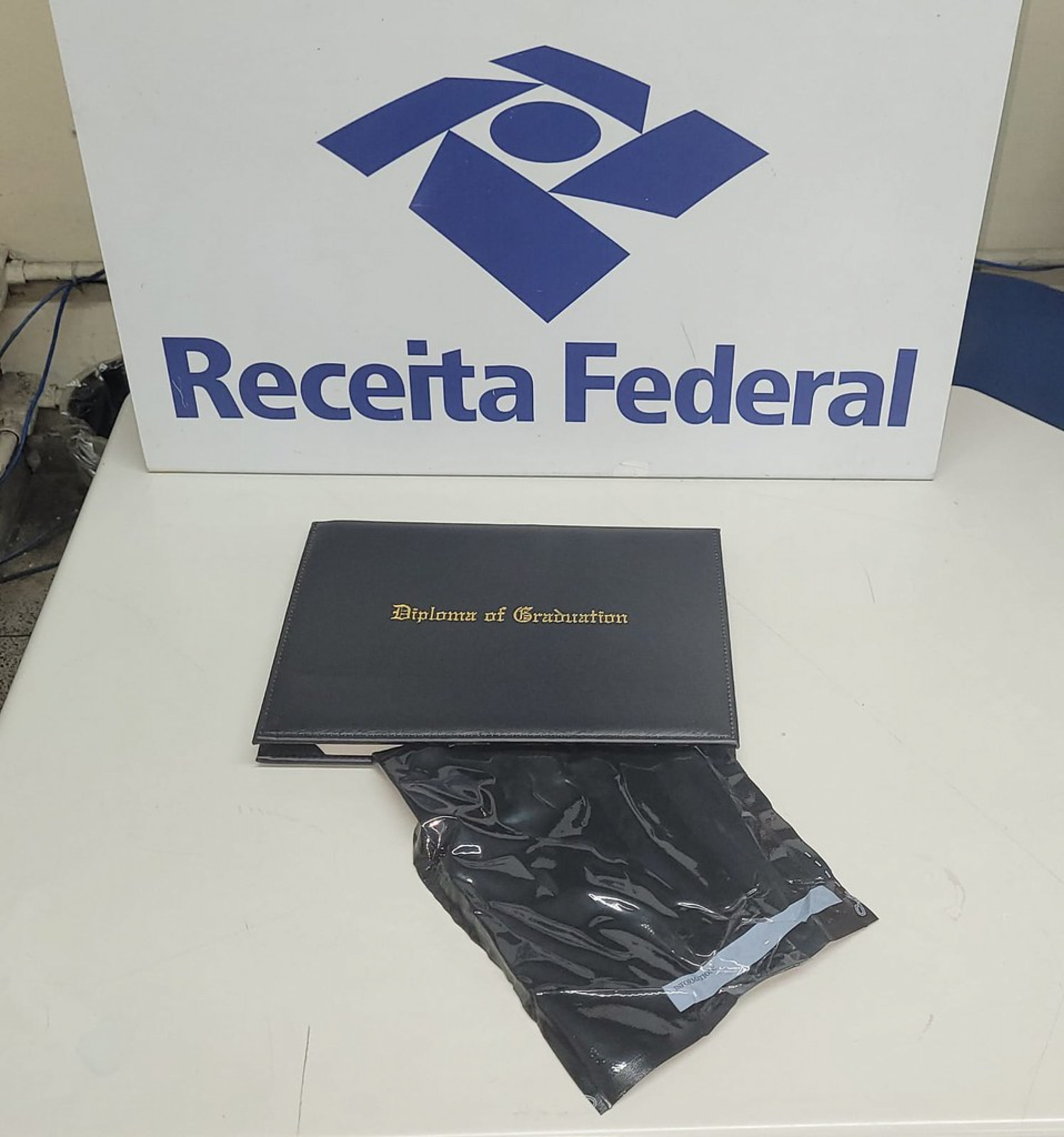 Apreens&atilde;o de haxixe em diploma no Gale&atilde;o - Divulga&ccedil;&atilde;o