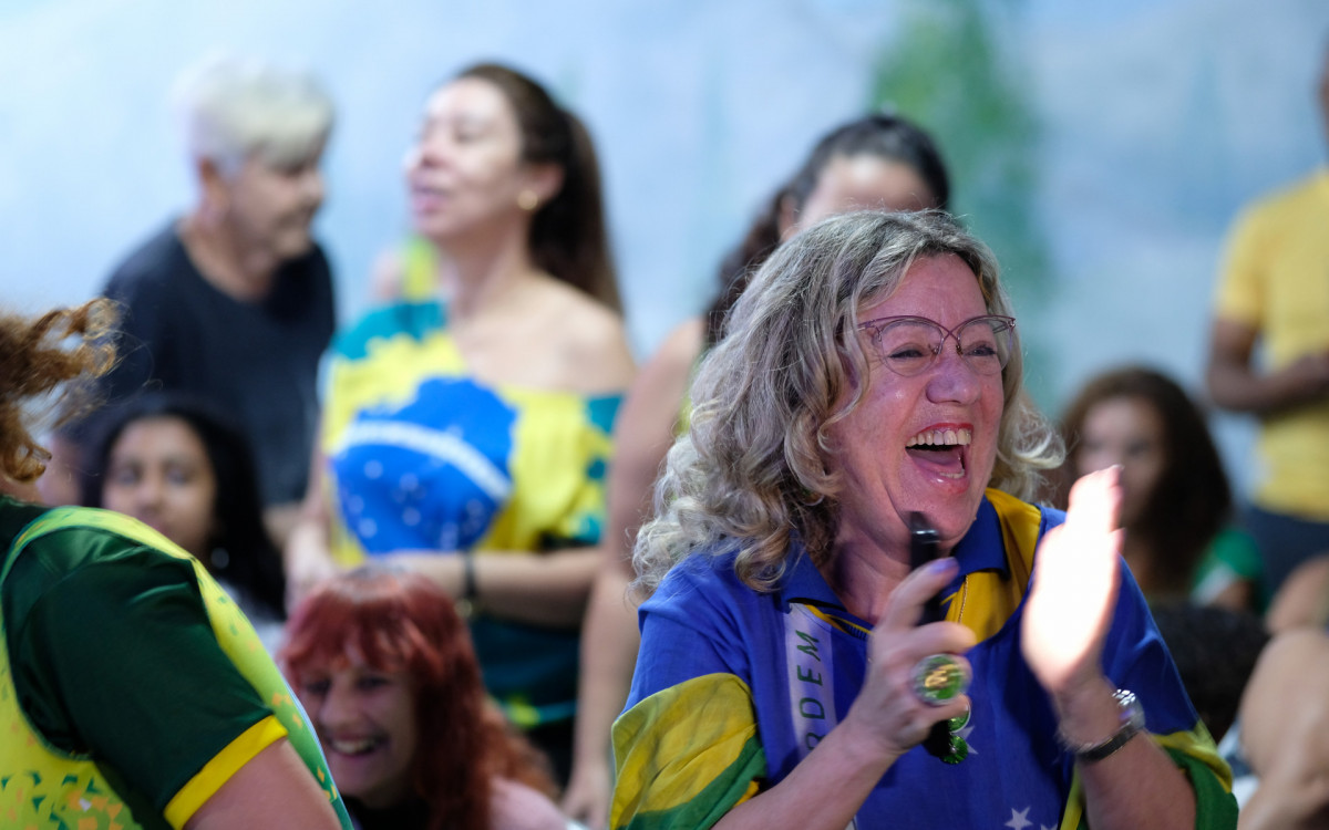 Torcedoras assistem partida entre Brasil e Panam&aacute; pela estreia da Copa do Mundo Feminina. Na foto, Yolanda Braconnot