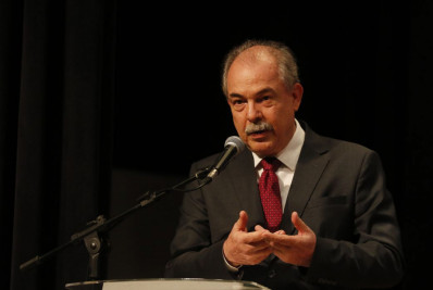 Fazenda quer enviar ao Congresso até março acordos com oito países que devem ao Brasil