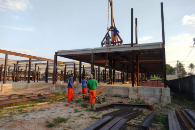 Confiança da construção sobe 2,2 pontos em setembro, diz FGV