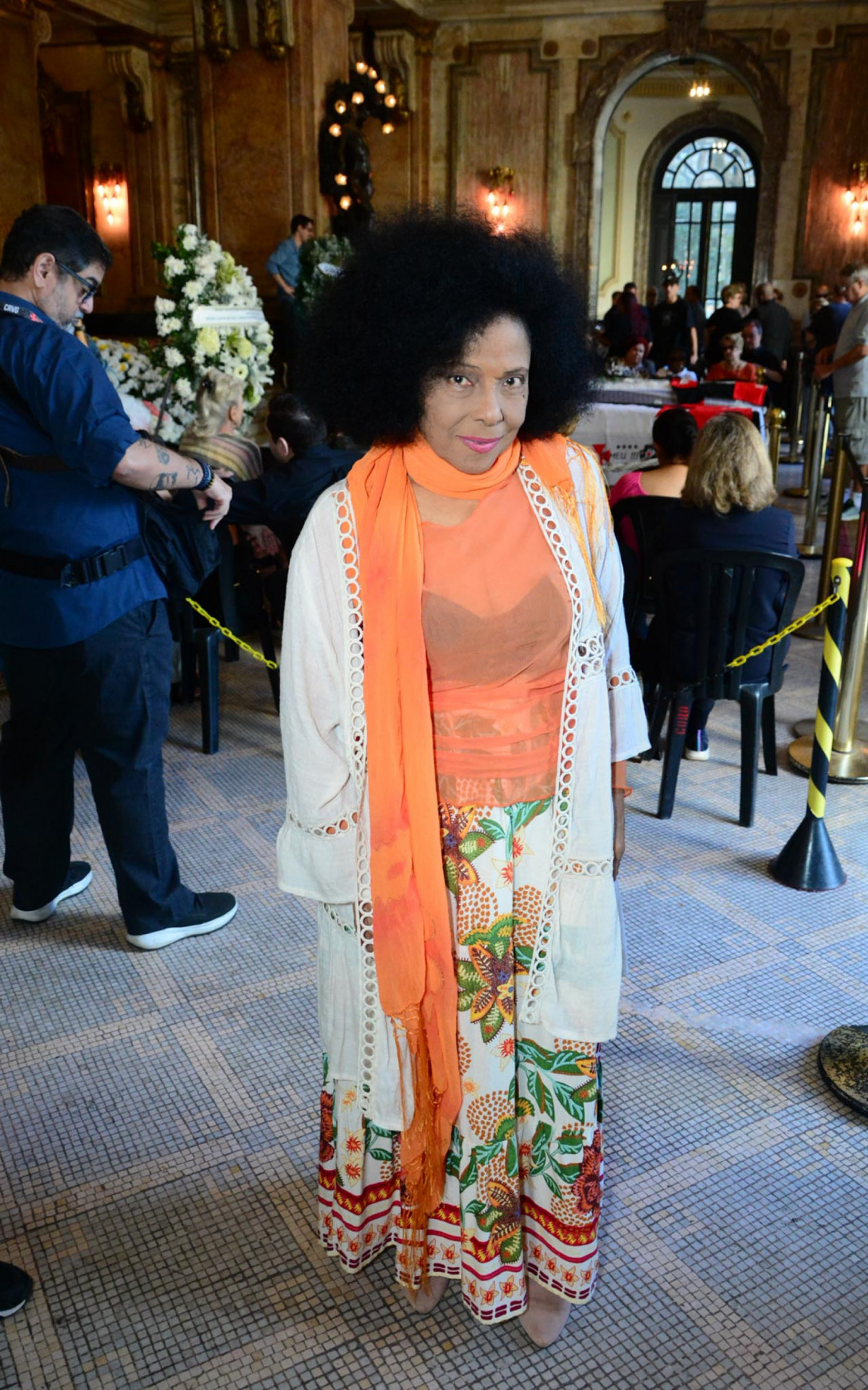 Eliana Pittman comparece ao velório de Leny Andrade e Doris Monteiro