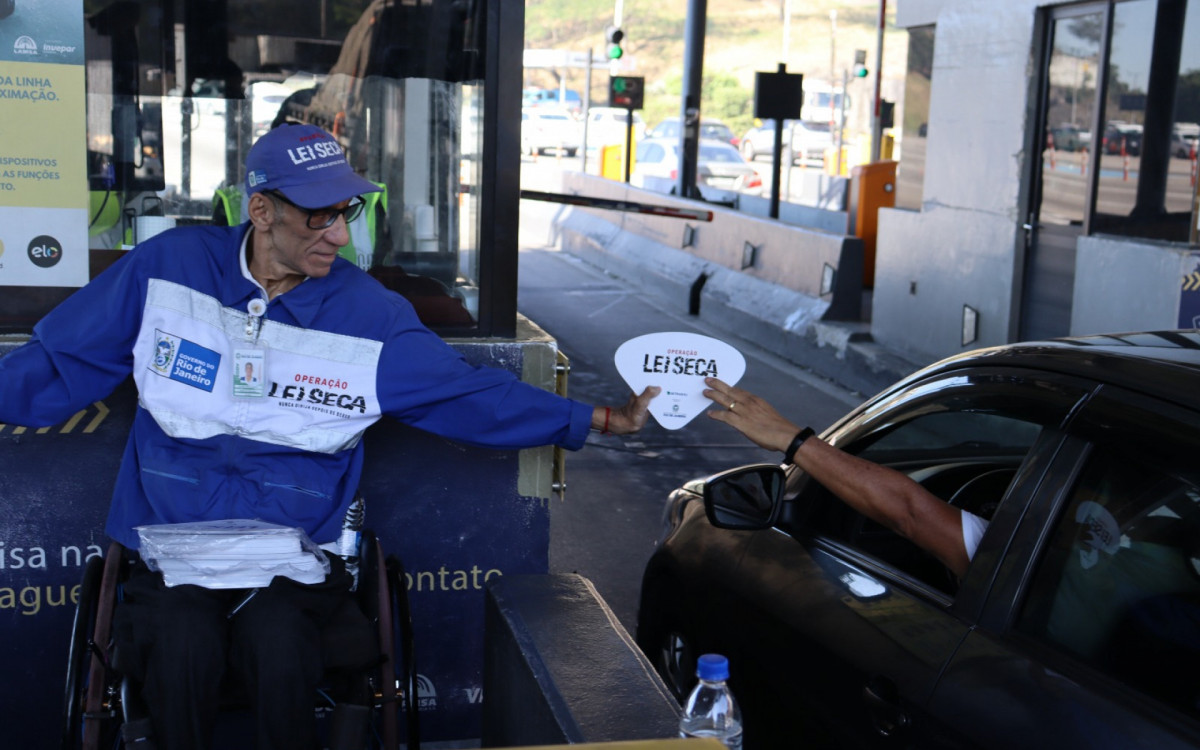 A concessionária em parceria Operação Lei Seca, está distribuindo panfletos educativos, das 13h às 16h, no sentido Fundão, na altura de Pilares