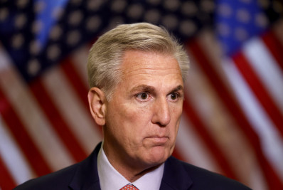 McCarthy ameaça lançar investigação de impeachment contra Biden por suposta corrupção