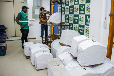 Operação apreende mais de 40 aves silvestres em casa no Shangri-lá em Belford Roxo