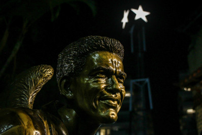 Veja fotos: Botafogo inaugura estátua de Garrincha, farol e lança projeto de novo museu do clube