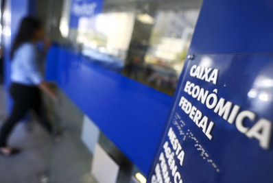 Funcionário da Caixa Econômica é preso por fraudar dados de clientes em agência na Zona Oeste