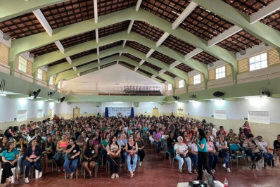 Parada Pedagógica marca abertura do segundo semestre do ano letivo da rede municipal