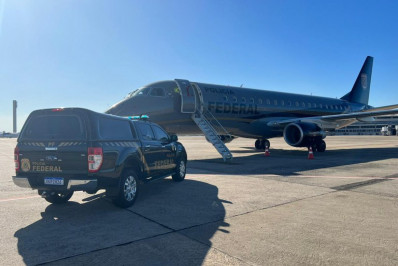 Ex-bombeiro acusado de envolvimento na morte de Marielle é transferido para presídio em Brasília