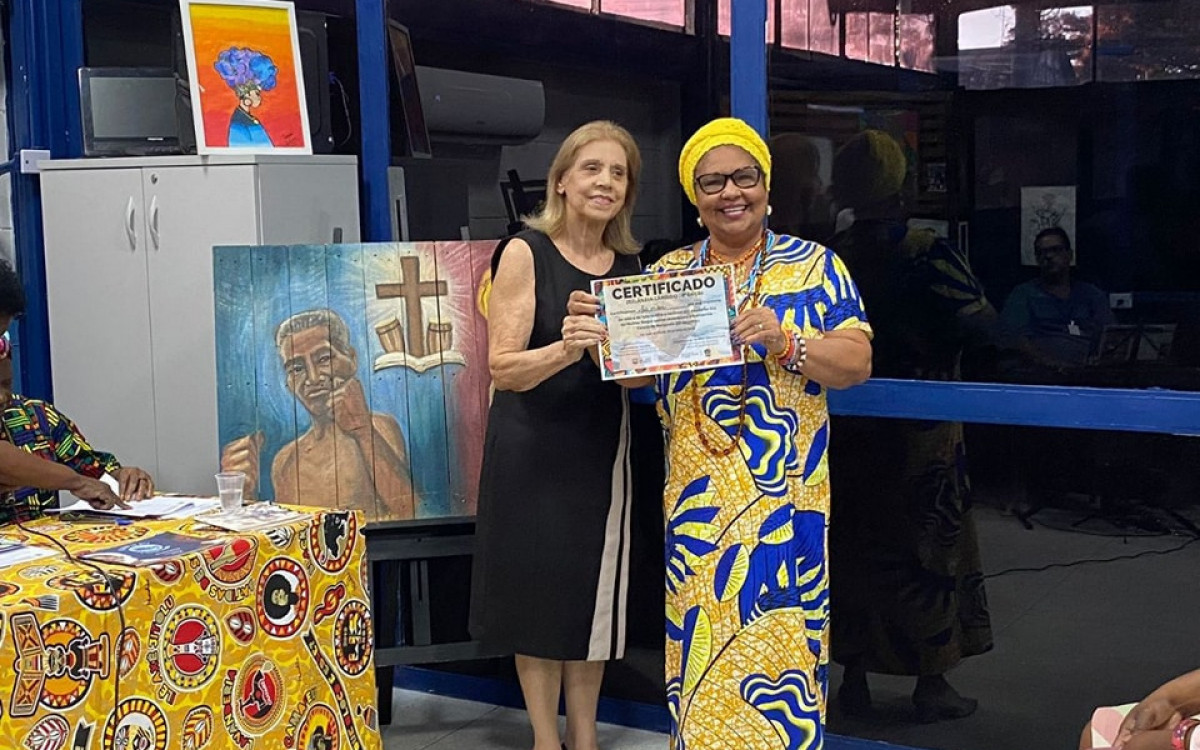 Entrega do Certificado Zeel&acirc;ndia C&acirc;ndido