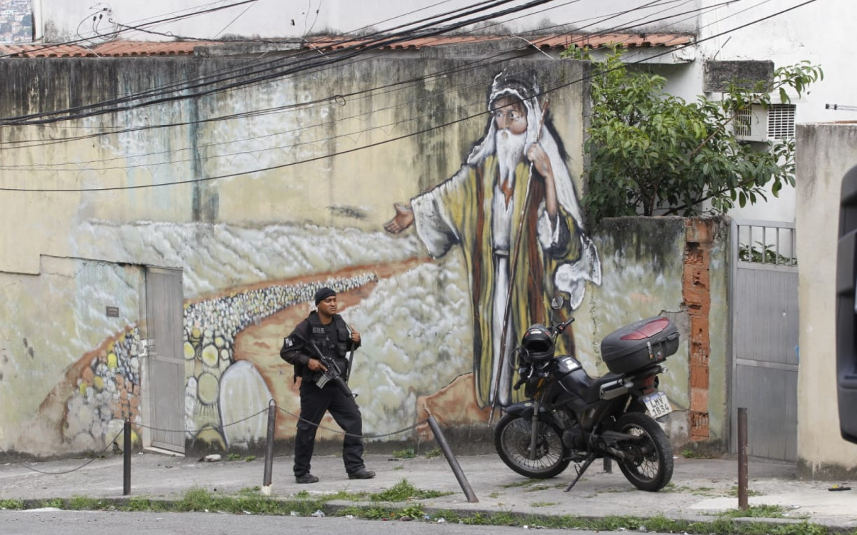 Agentes realizaram opera&ccedil;&atilde;o em diversas comunidades nesta quarta-feira (26)