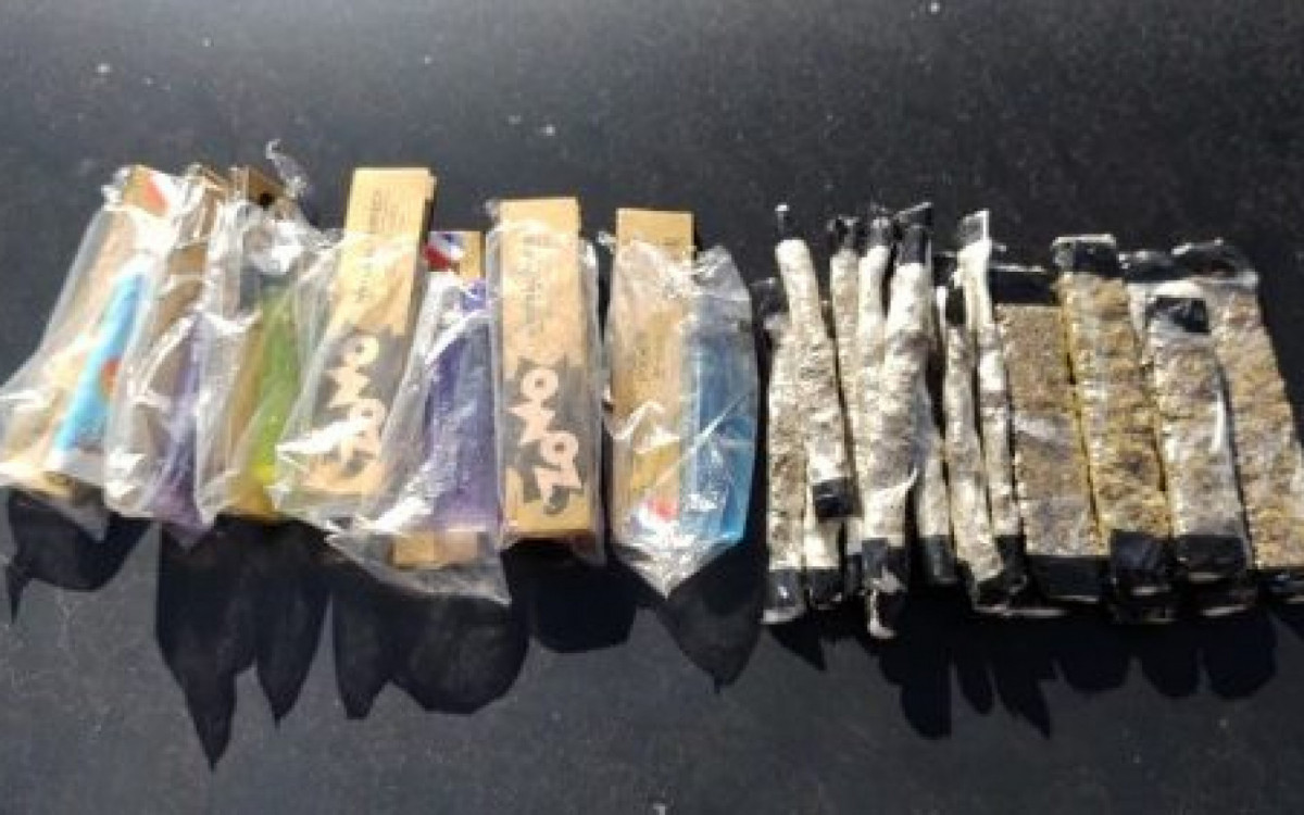 PM captura dois envolvidos com o tr&aacute;fico de drogas