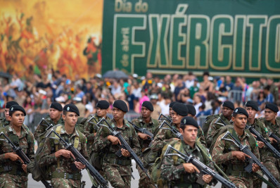AGU de Lula defende no STF que Forças Armadas não têm poder moderador