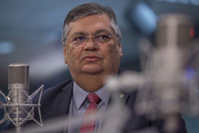 'Existe liberdade para matar?', questiona Dino ao defender novo decreto de armas