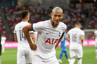 Atacante da Seleção, Richarlison faz três gols e Tottenham goleia time de Cingapura