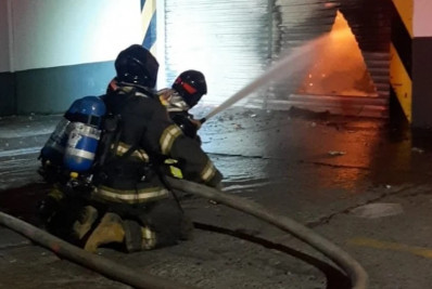 Incêndio atinge fábrica de plástico na Zona Norte de São Paulo; veja vídeo