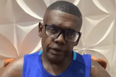 Internado, MC Marcinho segue estável e respira com ajuda de aparelhos 