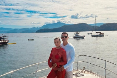 Isis Valverde comemora aniversário de Marcus Buaiz: 'Encontro despretensioso'