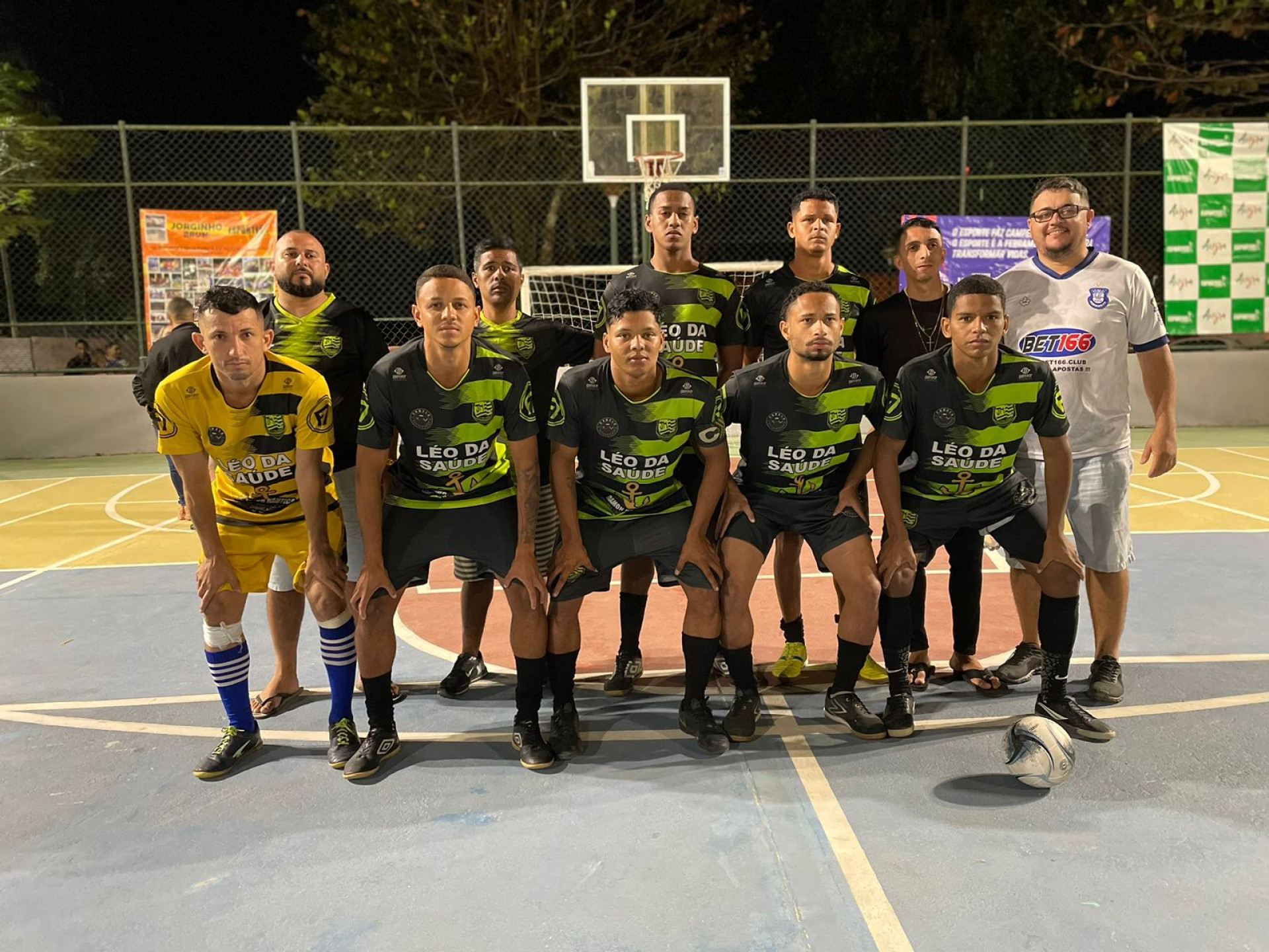 Elenco de Paraty na final da Copa Frade de Futsal - Divulgação/Futsal Angra