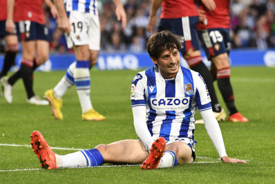 Ídolo do Manchester City e da Espanha anuncia aposentadoria aos 37 anos