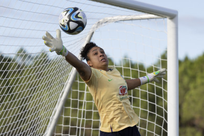 Letícia diz que Seleção está bem preparada para enfrentar a França: 'Evoluímos bastante'