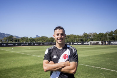Com nome publicado no BID, Sebastian Ferreira está regularizado para estrear pelo Vasco