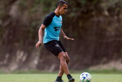Emprestado pelo Botafogo, Breno é anunciado por clube da Série B