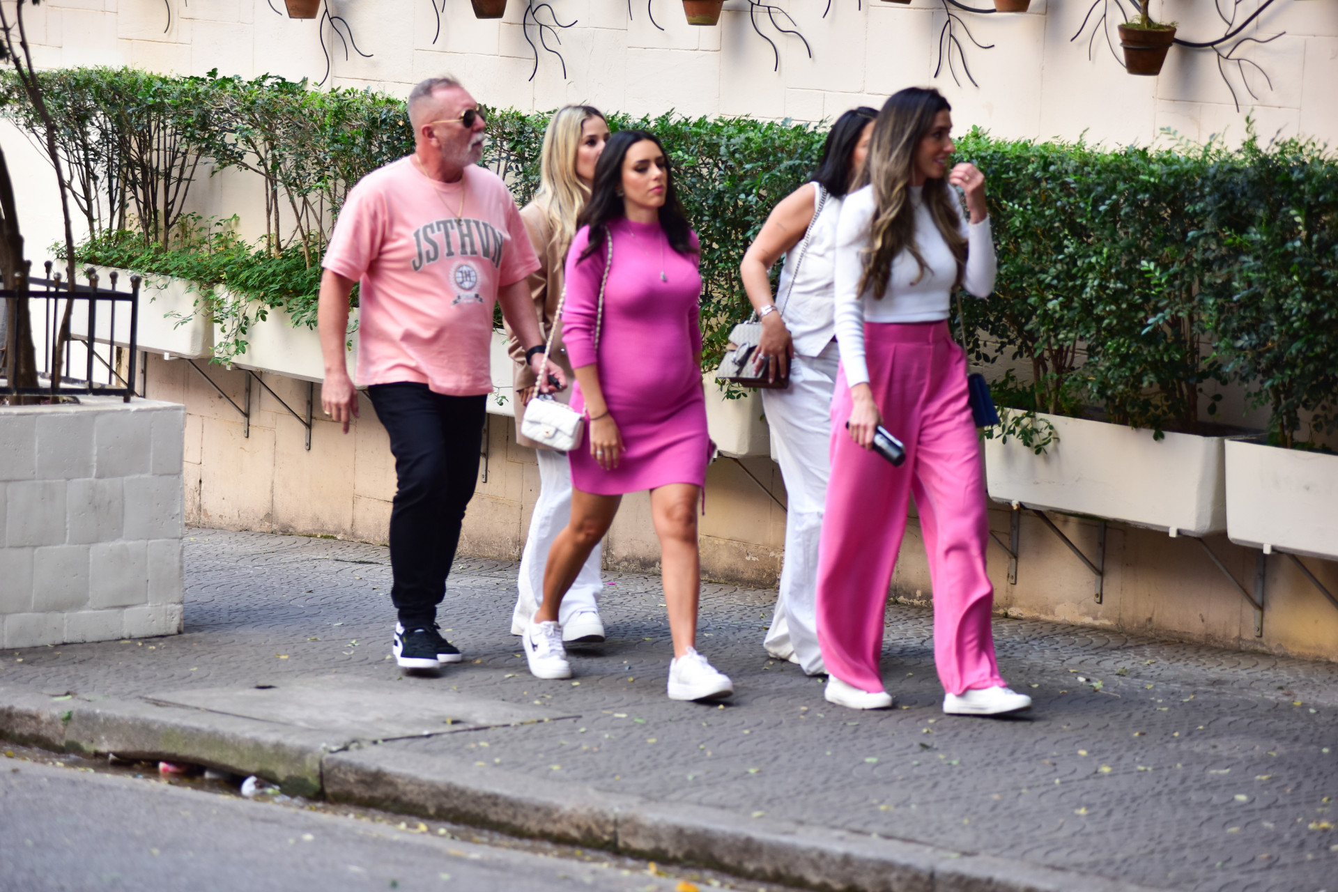 Bruna Biancardi é vista durante gravação em restaurante de São Paulo  - Foto: Leo Franco/AgNews