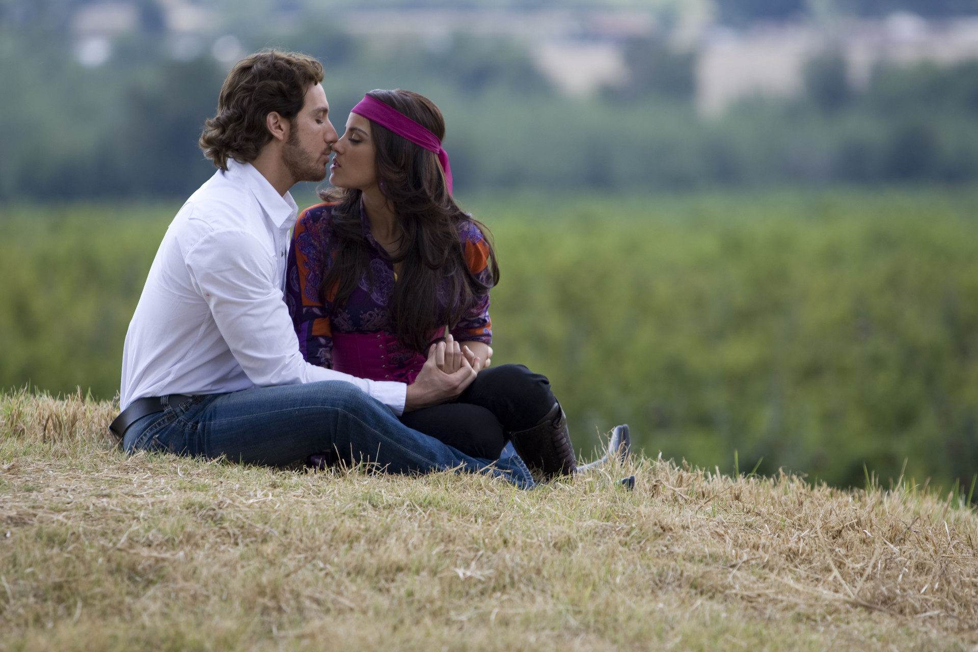 Maite Perroni e Eugenio Siller são os protagonistas de 'Meu Pecado' - Divulgação / SBT