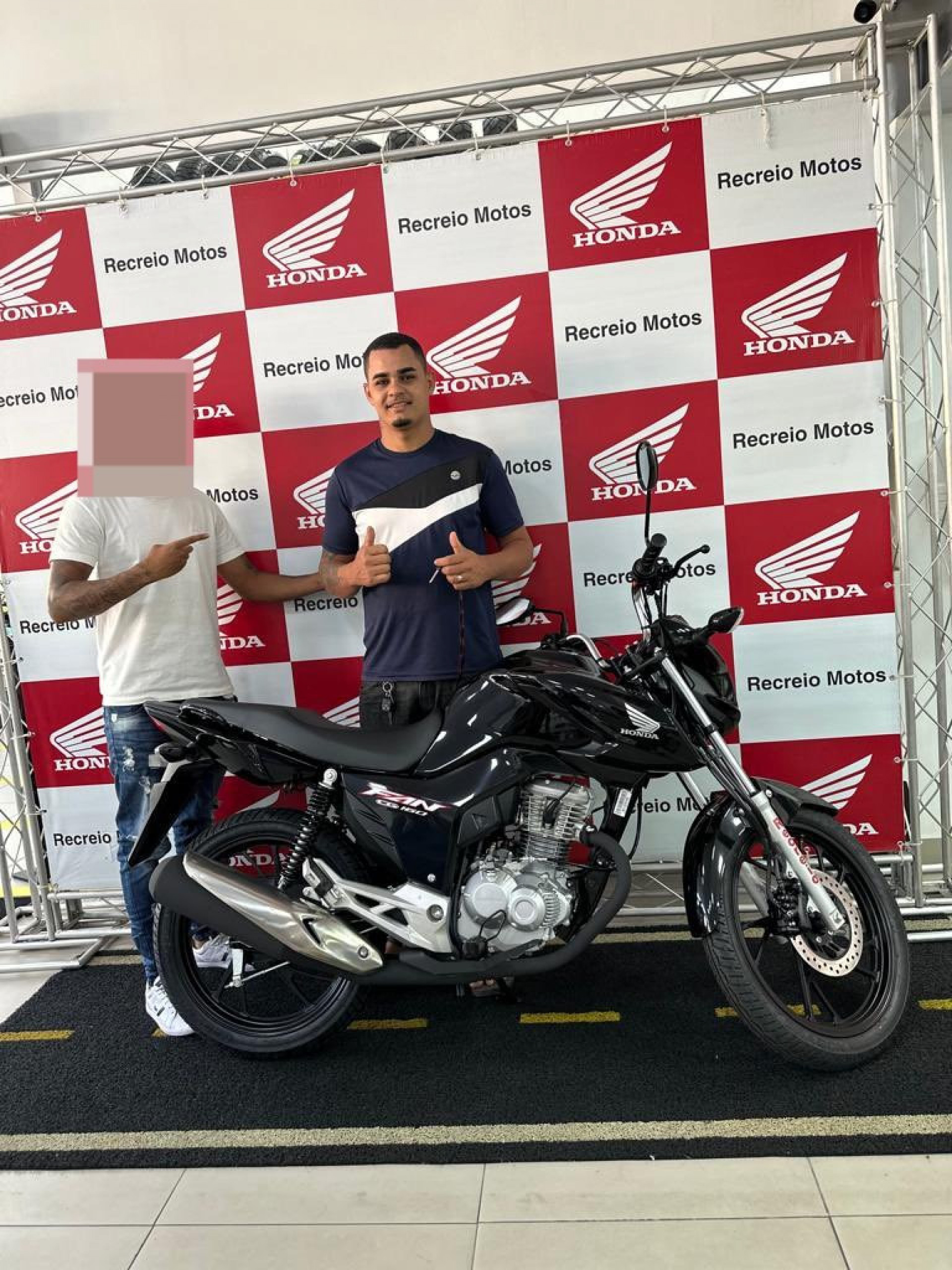 Eduardo Souza havia comprado a moto a menos de 24 horas do roubo - Divulgação