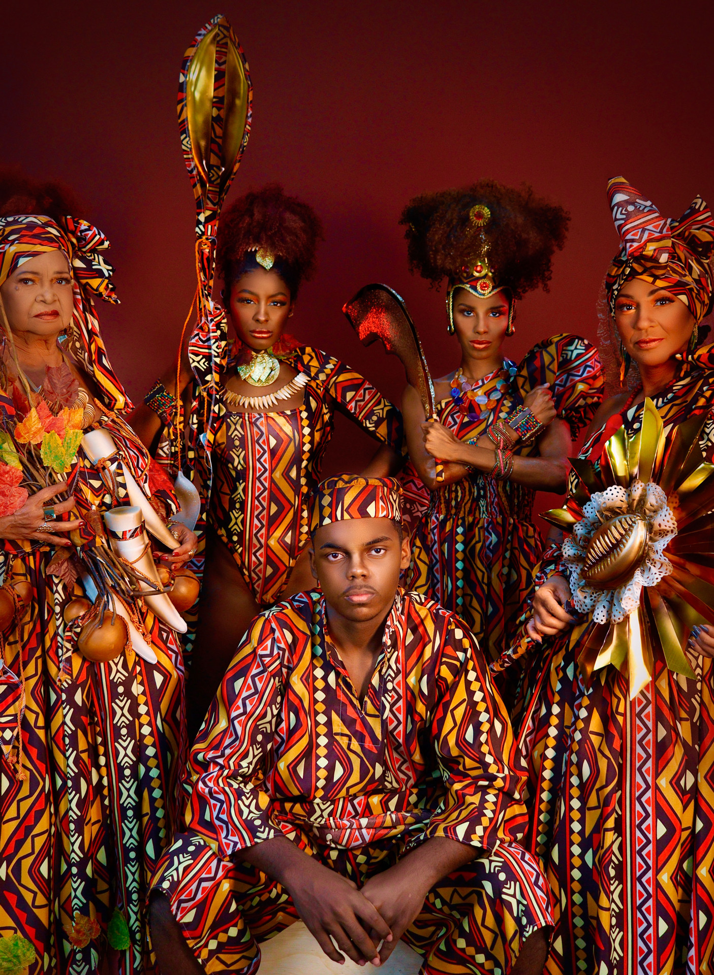 Cinco vestimentas exclusivas para a festa tamb&eacute;m foram apresentadas 