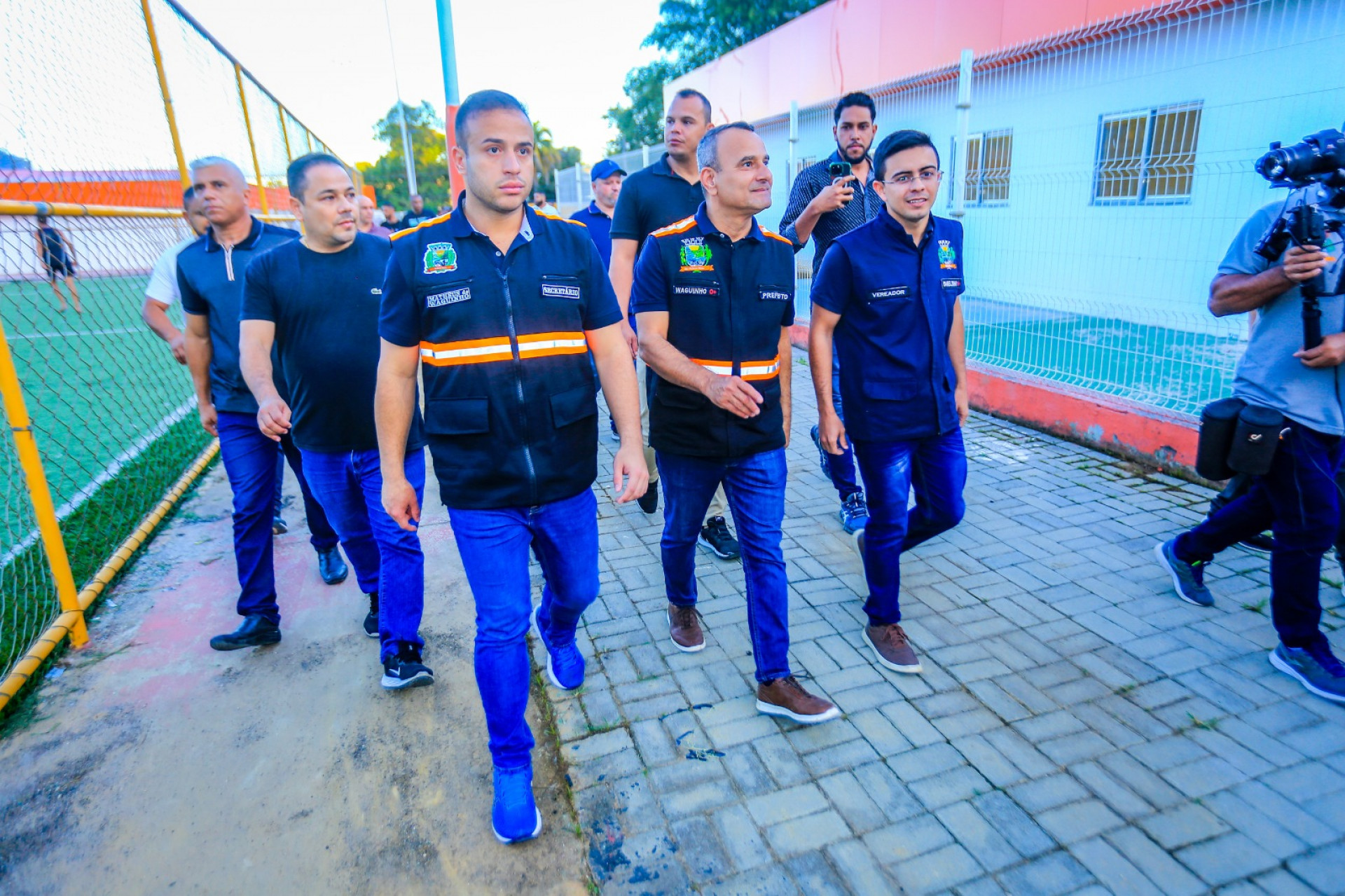 Matheus Carneiro, prefeito Waguinho e Danielzinho percorreram os locais de obras do Complexo do Novo Eldorado - Rafael Barreto / PMBR