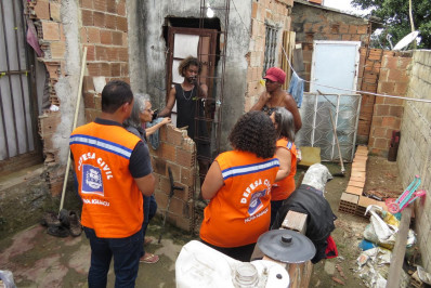 Defesa Civil de Nova Iguaçu faz ação em áreas de risco para prevenção de desastres 
