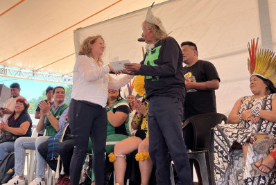 Cacique Raoni recebe carta do rei britânico Charles III