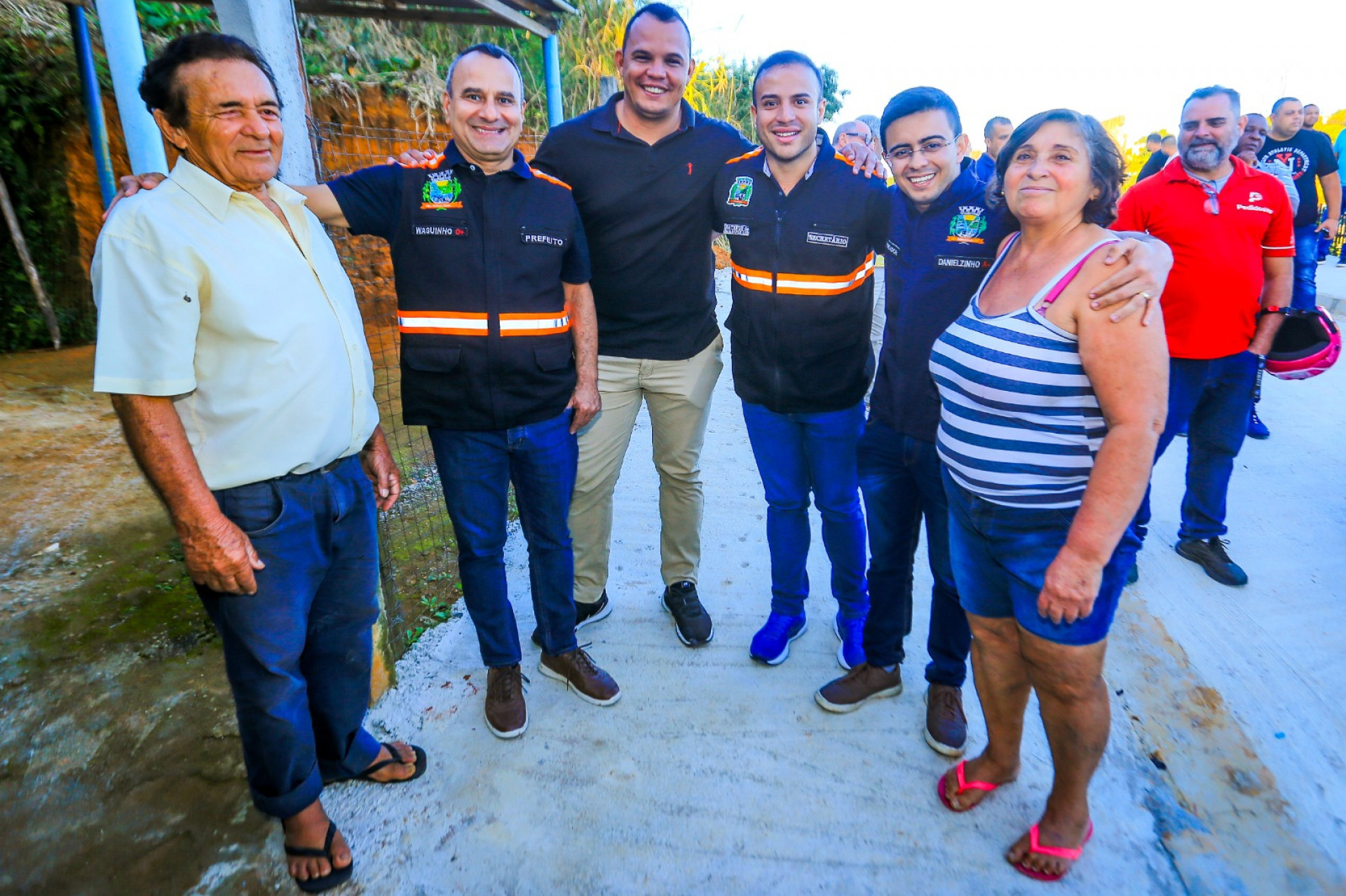 O casal Ant&ocirc;nio Francisco de Ara&uacute;jo e Maria Tavares de Ara&uacute;jo receberam o prefeito e a comitiva e se animaram com a transforma&ccedil;&atilde;o do bairro - Rafael Barreto / PMBR