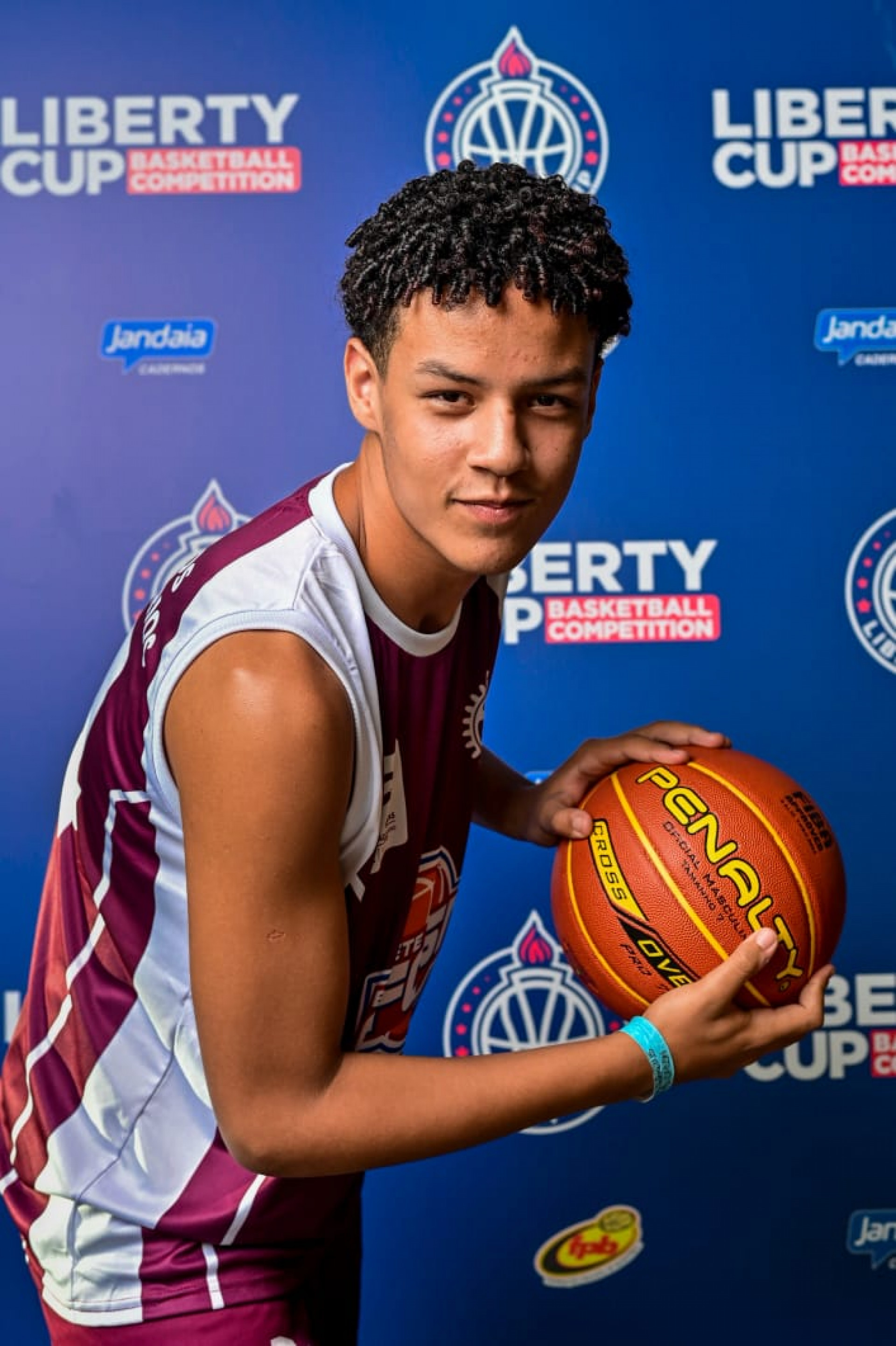 Luíz Arthur, 14 anos, talento no Basquetebol