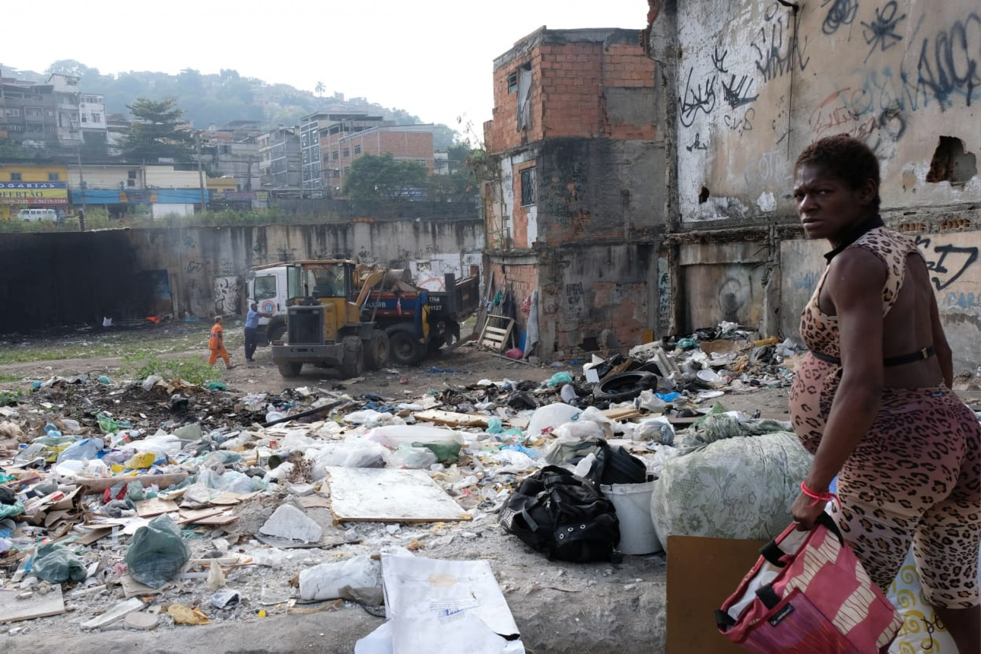 Região é ocupada irregularmente por pessoas em situação de rua e usuários de drogas - Pedro Ivo / Agência O Dia