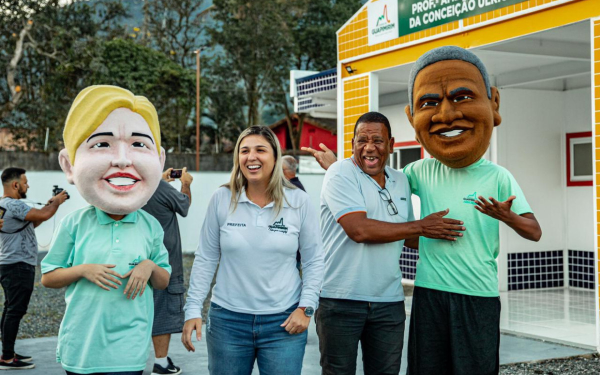A prefeita e o vice-prefeito t&ecirc;m mascotes