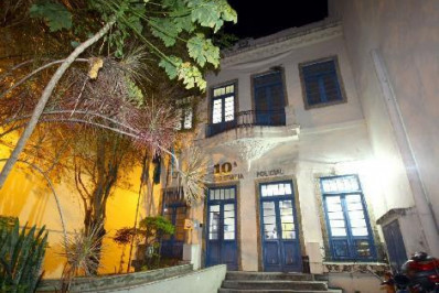 Taxista é esfaqueado durante tentativa de assalto em Copacabana